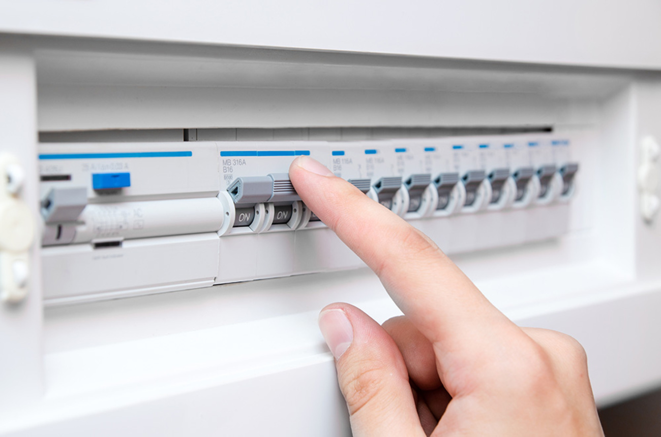 Schalt­schrank­bau bei Elektro FEGER GmbH in Aschaffenburg